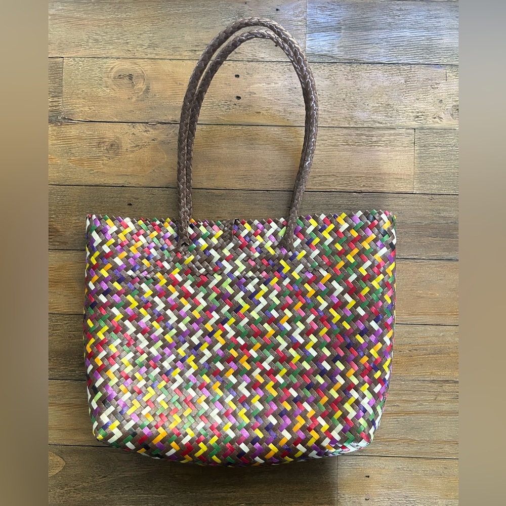 Colorful Woven Tote Bag with Pom Poms keychains made out of recycled plastic - Picture 6 of 11